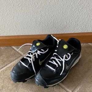 Nike womens 8.5 rubber cleats